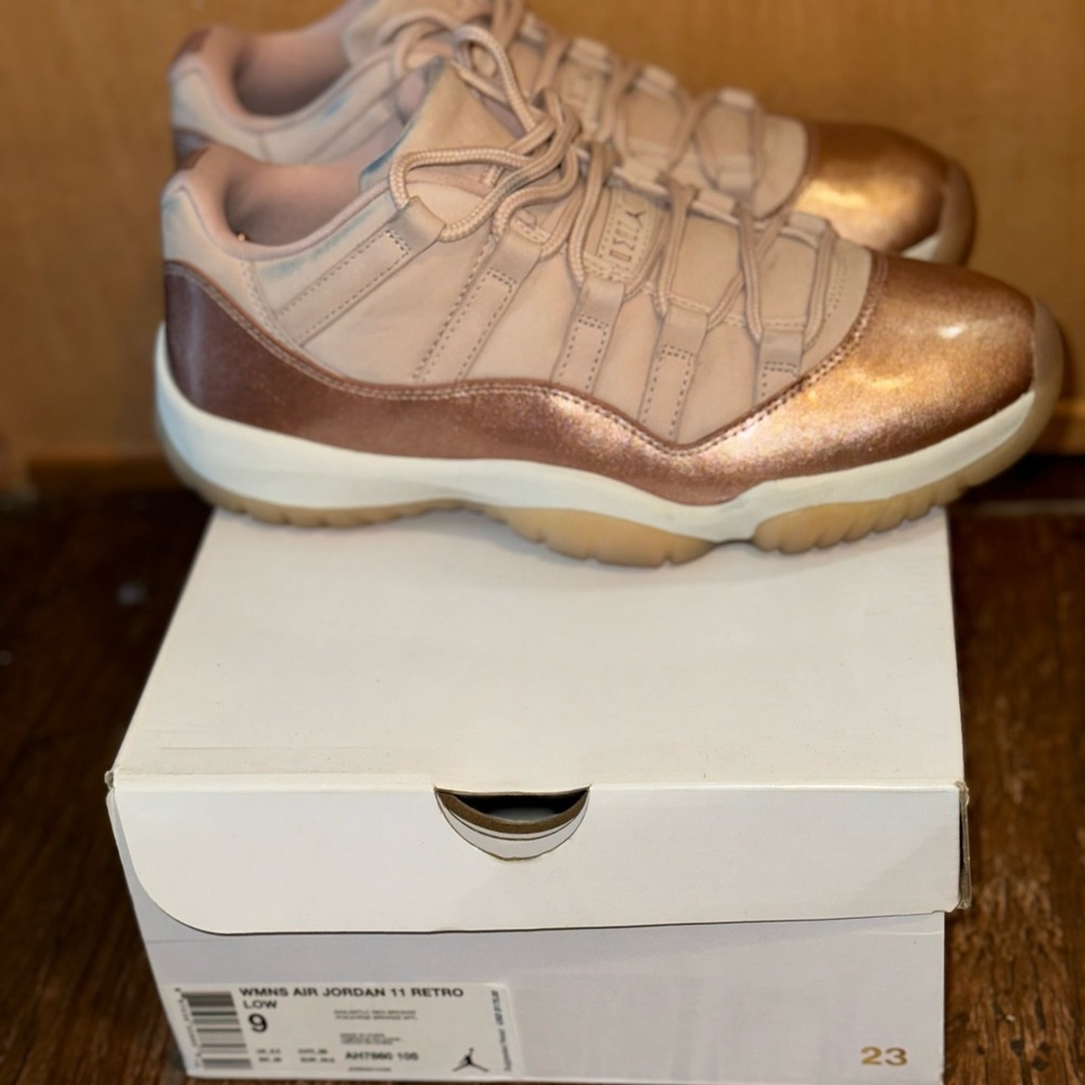 Rose gold women’s Jordan